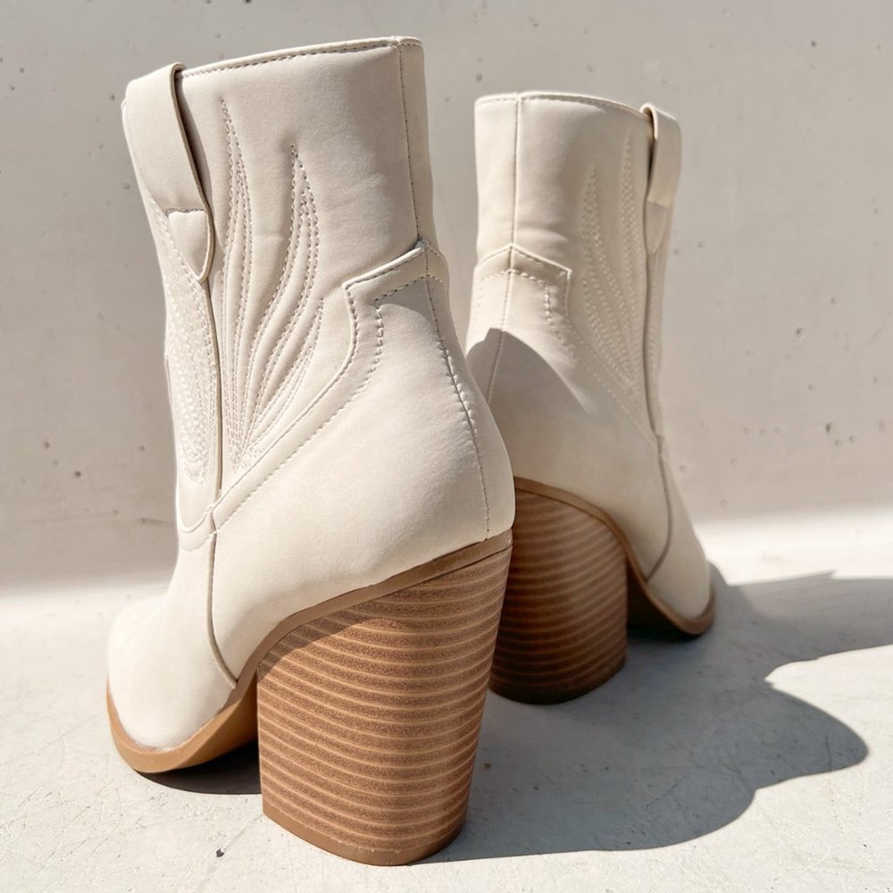 NEW Beige Distress Nubuck PU Western Cowboy Block Heel Ankle Booties Boots Shoe - Picture 4 of 12